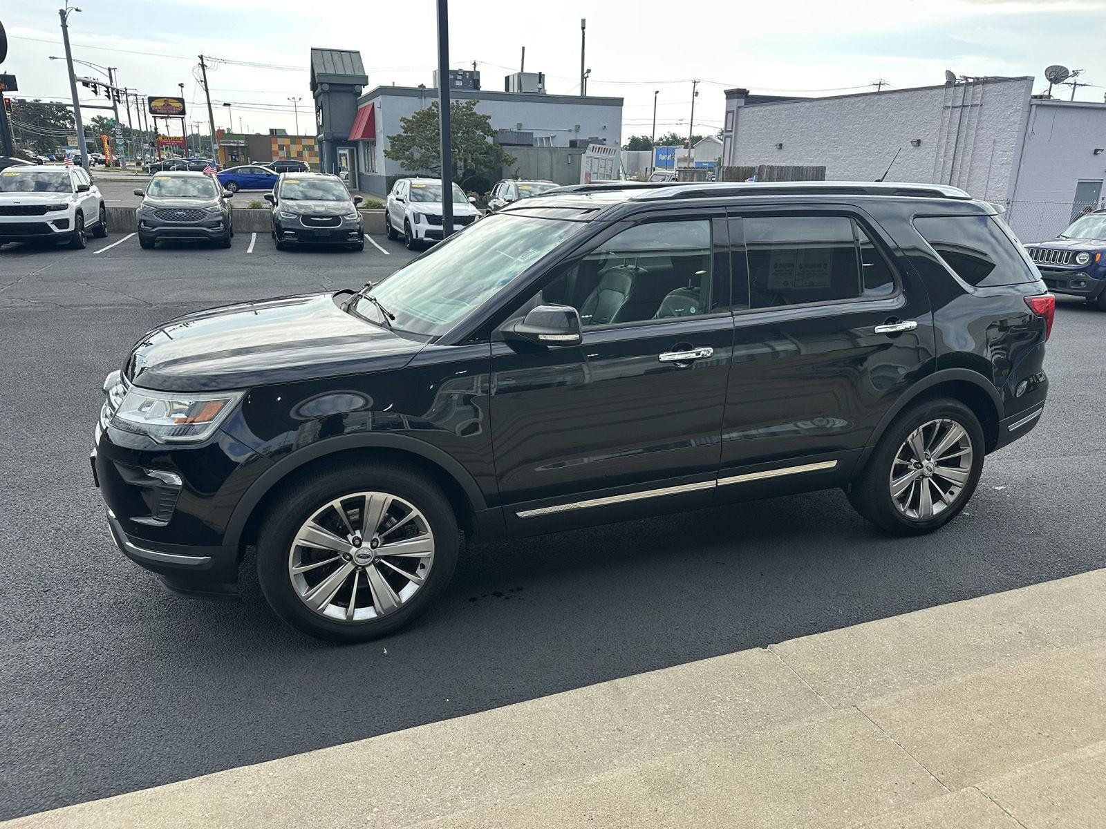 Used 2018 Ford Explorer Limited AWD/4WD image 7