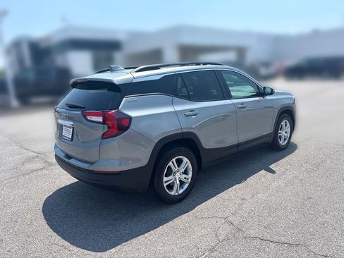 Used 2024 GMC Terrain SLE w/ Driver Convenience Package FWD image 8