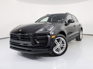 Certified 2025 Porsche Macan image 1