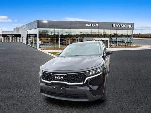 Used 2023 Kia Sorento LX AWD/4WD image 7
