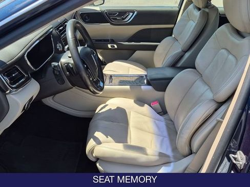 Used 2017 Lincoln Continental Select AWD/4WD image 14