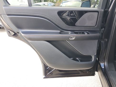 Certified 2023 Lincoln Aviator 2WD w/ Premium Package image 9