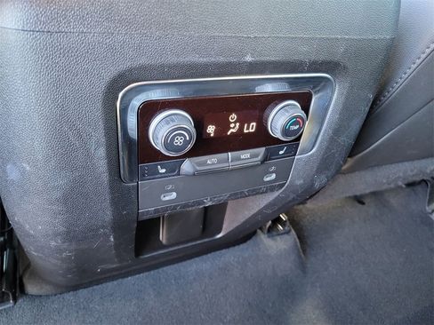 Certified 2022 Chevrolet Tahoe Z71 w/ Luxury Package image 21