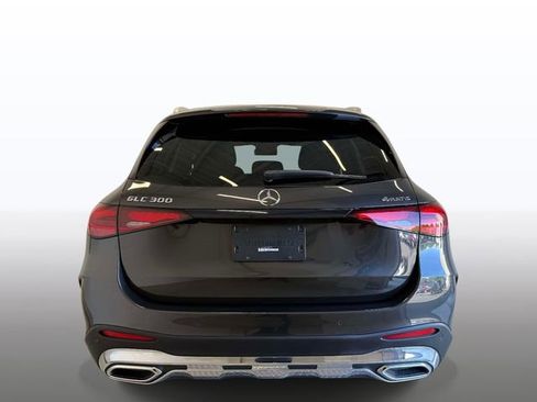 Used 2025 Mercedes-Benz GLC 300 4MATIC image 11