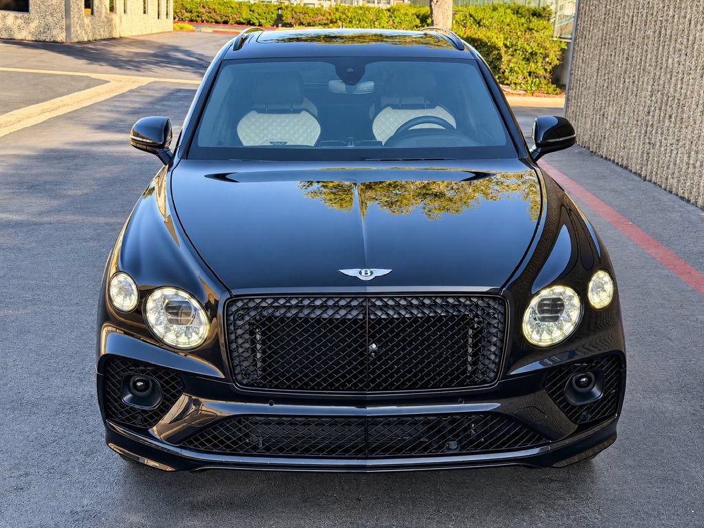 Used 2021 Bentley Bentayga AWD/4WD image 26