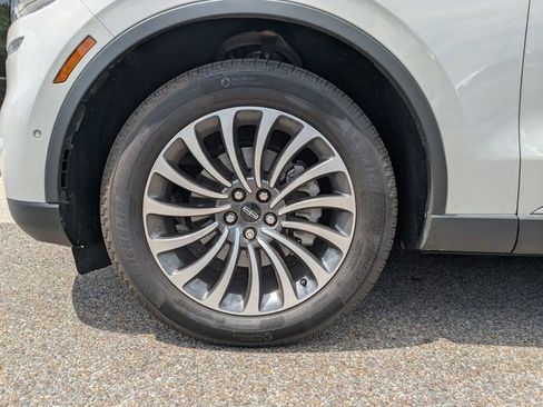 Used 2023 Lincoln Aviator Reserve w/ Equipment Group 201A image 12