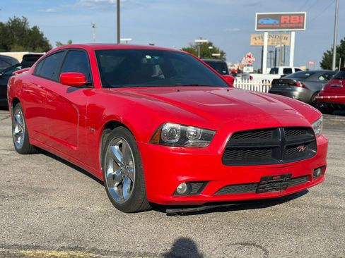 Used 2014 Dodge Charger R/T RWD image 4