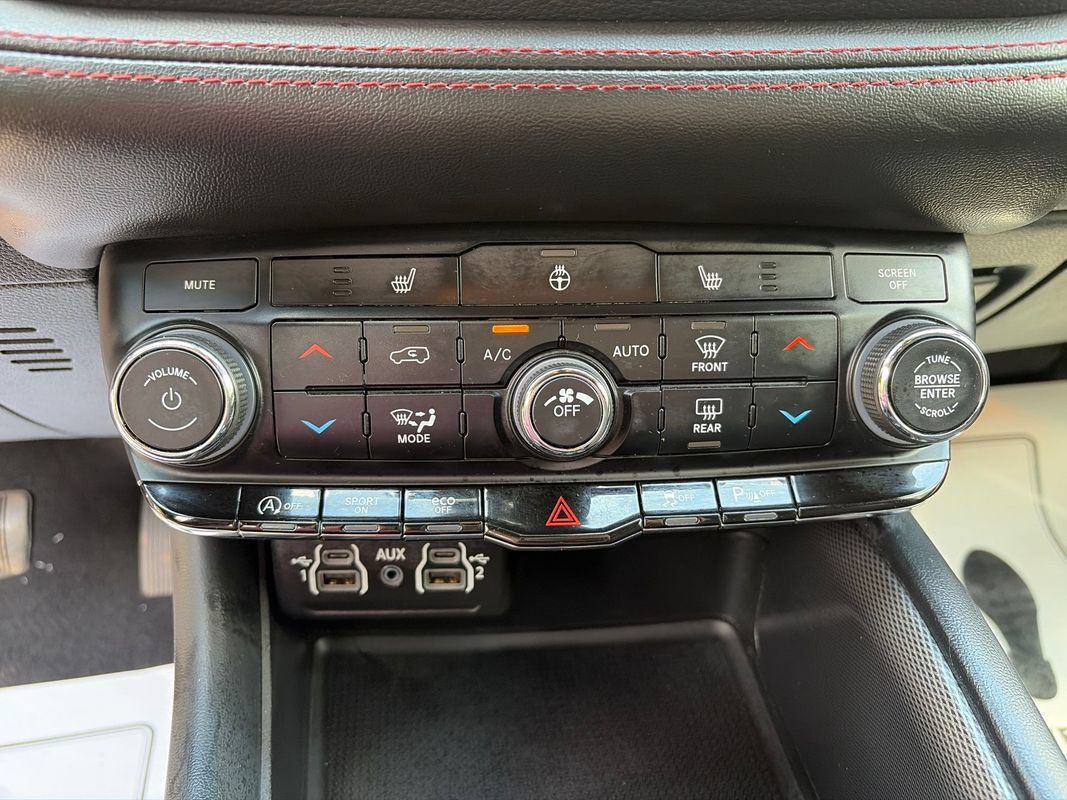 Used 2024 Dodge Durango GT AWD/4WD image 17