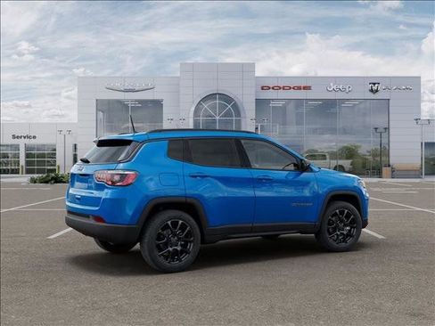 New 2026 Jeep Compass Latitude image 4
