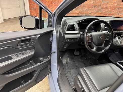 Used 2023 Honda Odyssey Sport image 9