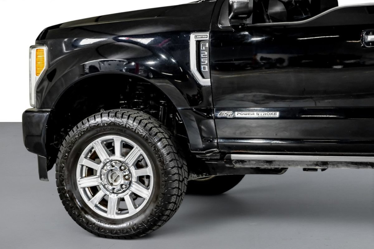 Used 2019 Ford F250 Limited w/ FX4 Off-Road Package AWD/4WD image 12
