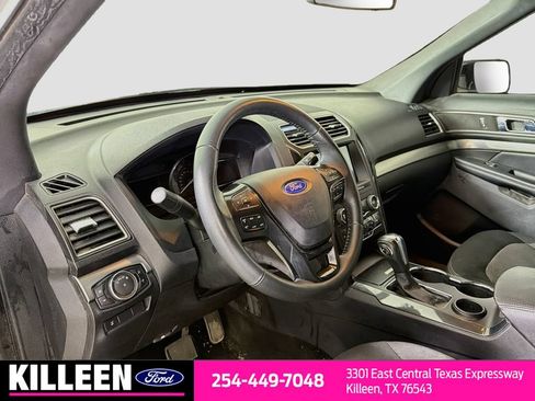 Used 2018 Ford Explorer XLT w/ Equipment Group 201A FWD image 11
