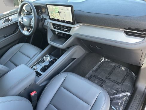 New 2026 Ford Explorer Active w/ Active Comfort Package image 12