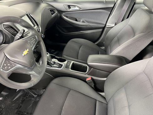 Used 2016 Chevrolet Cruze LT w/ Sun And Sound Package FWD image 4