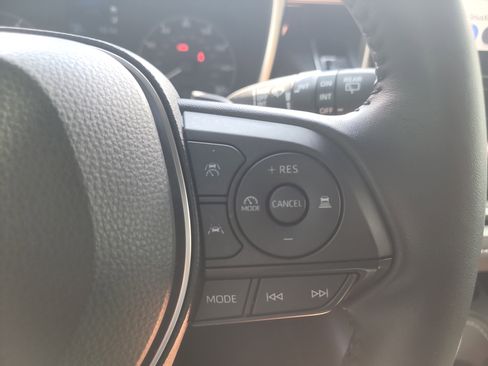Certified 2025 Toyota Corolla SE FWD image 30