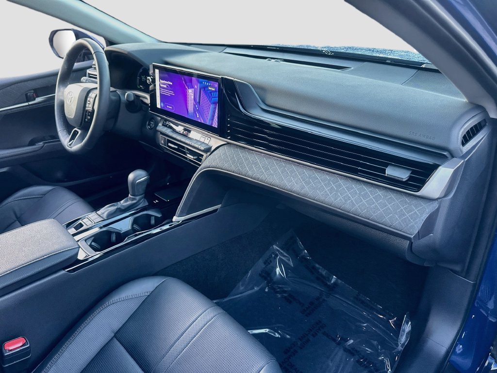 Used 2025 Toyota Camry XLE FWD image 28