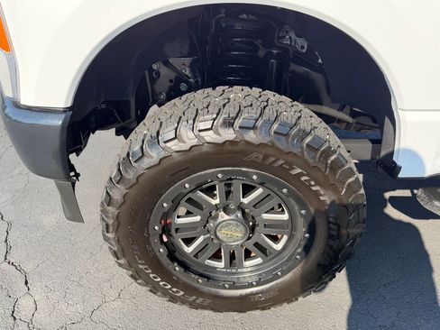 Used 2023 Ford F250 XL AWD/4WD image 11