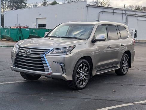 Used 2018 Lexus LX 570 4WD image 25