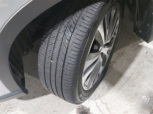 Used 2022 Subaru Ascent Limited w/ Technology Package image 34