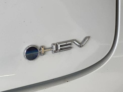Used 2023 Toyota Prius LE AWD/4WD image 11