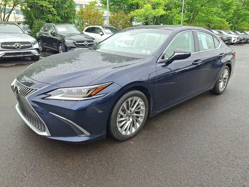 Used 2020 Lexus ES 350 Ultra Luxury w/ Accessory Package FWD image 3