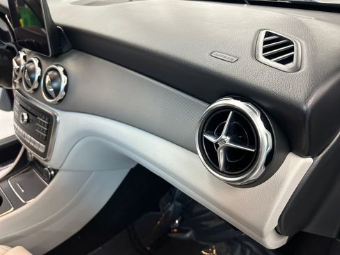 Used 2019 Mercedes-Benz GLA 250 4MATIC image 28
