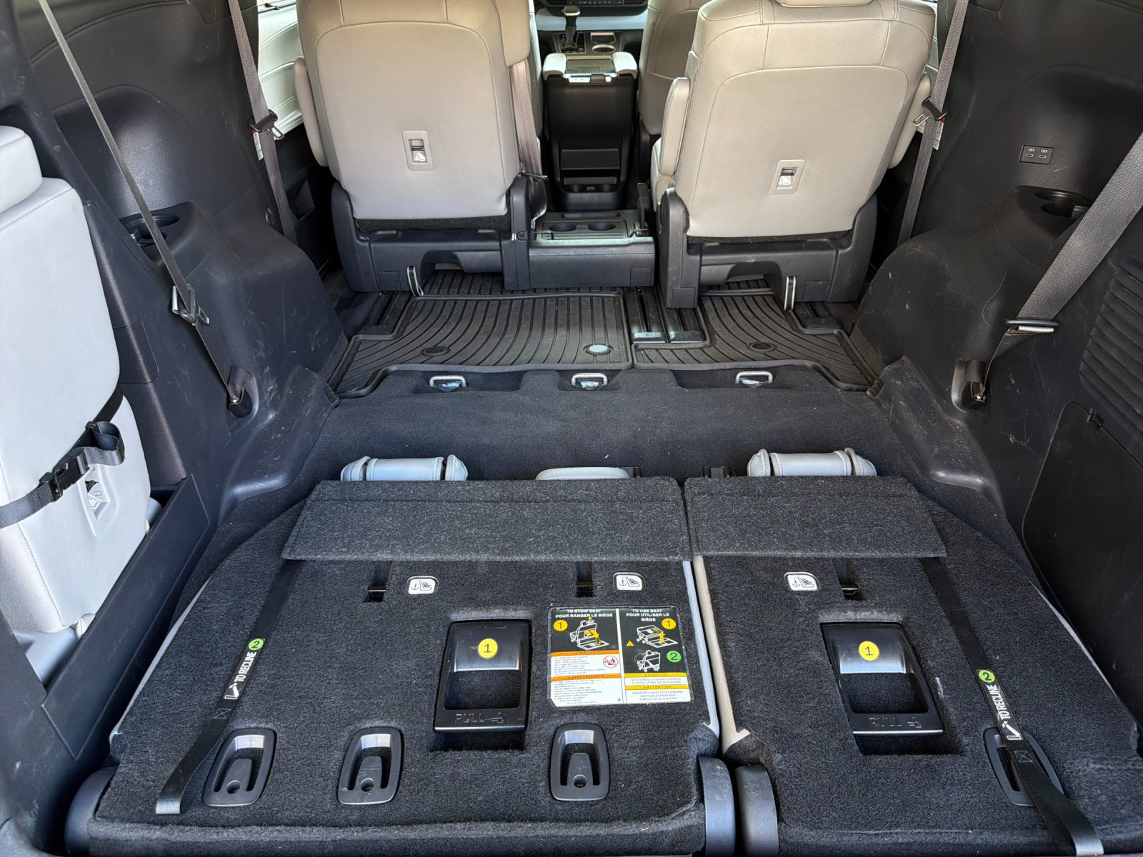 Used 2025 Toyota Sienna XLE w/ XLE Plus Package FWD image 15