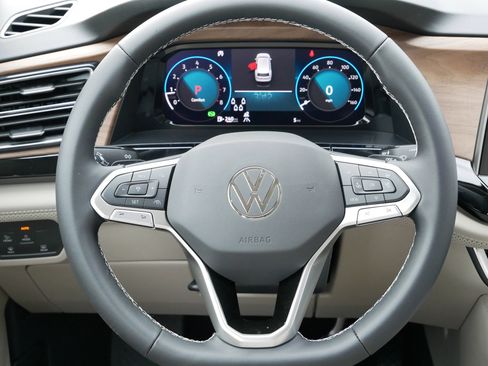 New 2026 Volkswagen Atlas SE image 12