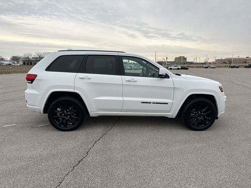 Used 2020 Jeep Grand Cherokee Altitude AWD/4WD image 14