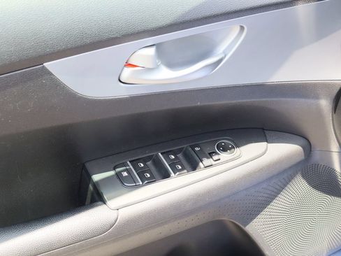 Used 2023 Kia Forte LXS FWD image 19