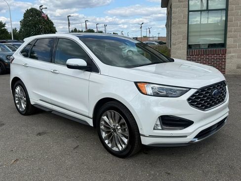 Used 2020 Ford Edge Titanium w/ Equipment Group 301A AWD/4WD image 3