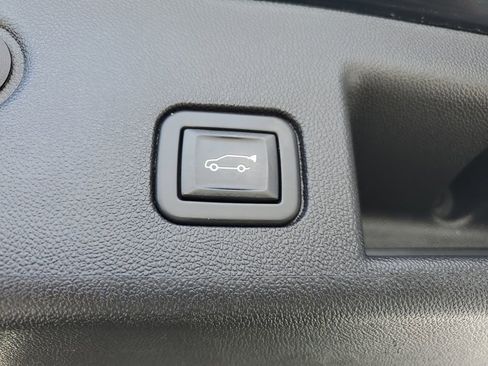 Used 2022 Chevrolet Equinox LT image 10