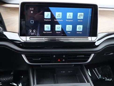Certified 2024 Volkswagen Atlas SE AWD/4WD image 18