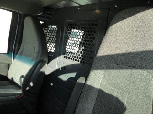 Used 2015 GMC Savana 2500 image 8