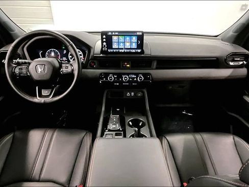 Used 2024 Honda Pilot TrailSport image 18