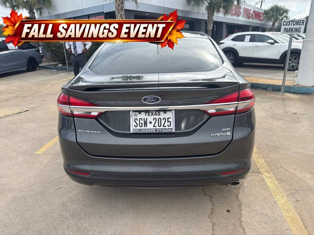 Used 2018 Ford Fusion SE FWD image 4
