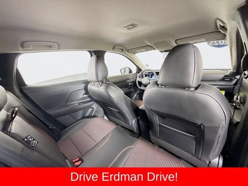 Used 2025 Nissan Kicks SR AWD/4WD image 28