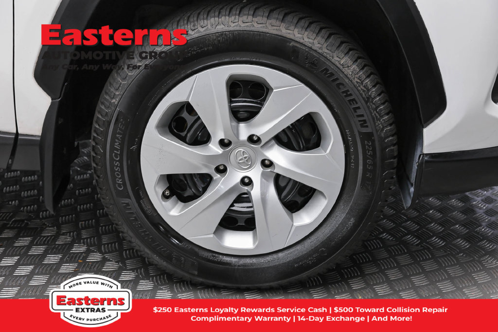 Used 2020 Toyota RAV4 LE w/ All Weather Liner Package AWD/4WD image 31
