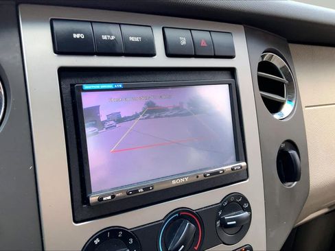 Used 2014 Ford Expedition XLT RWD image 26