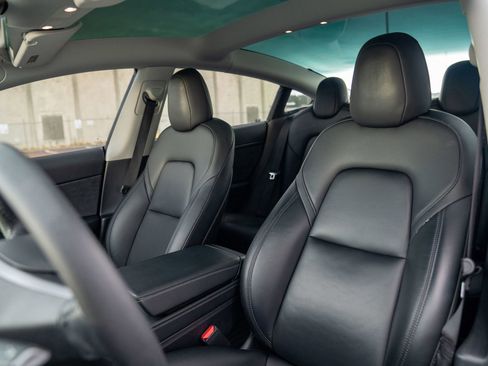 Used 2021 Tesla Model 3 Long Range image 5