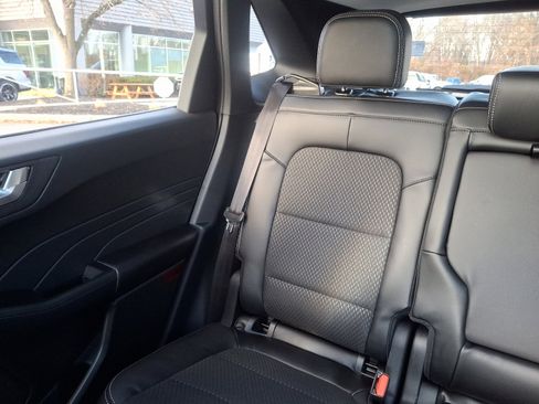 New 2025 Ford Escape SE w/ Class II Trailer Tow Package FWD image 19