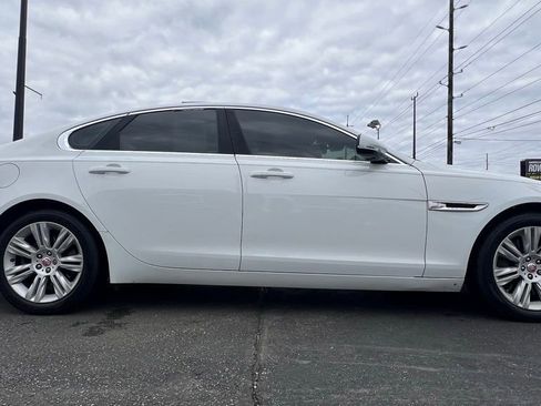 Used 2016 Jaguar XF Premium image 9