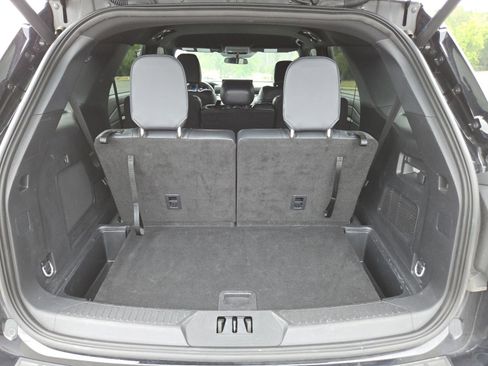 Used 2025 Ford Explorer ST-Line w/ ST-Line Street Pack AWD/4WD image 21
