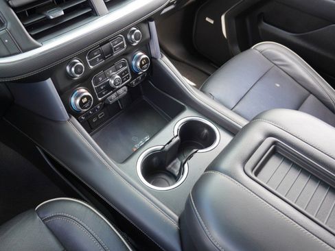 Used 2021 GMC Yukon SLT w/ SLT Luxury Plus Package RWD image 18