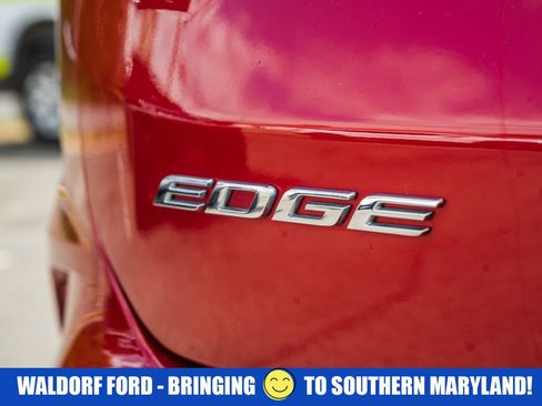 Used 2020 Ford Edge Titanium w/ Equipment Group 301A AWD/4WD image 9