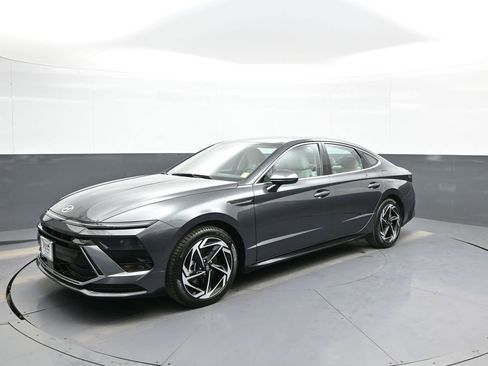 Certified 2025 Hyundai Sonata SEL FWD image 10