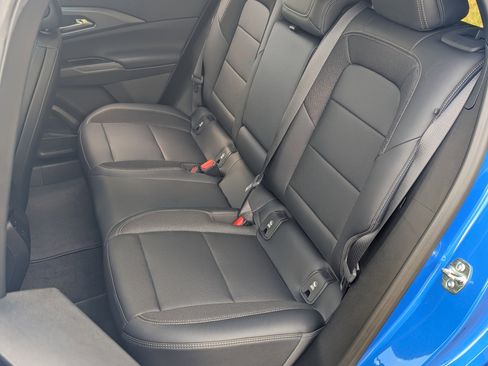 Used 2025 Chevrolet Equinox EV LT w/ Convenience Package II FWD image 18