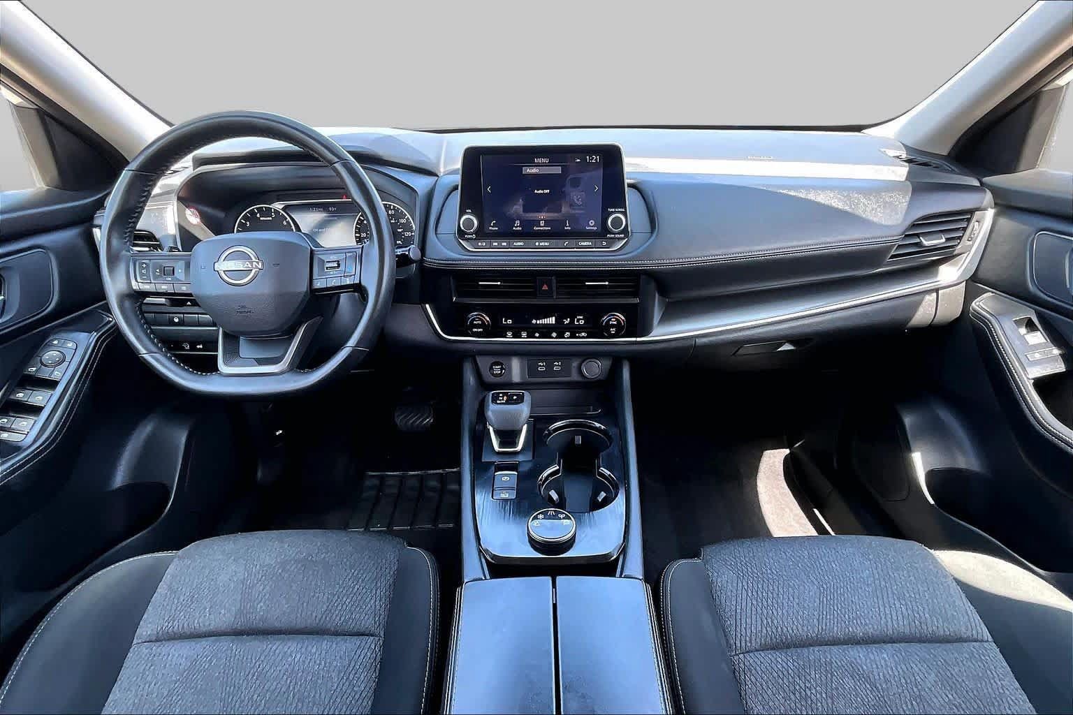 Used 2025 Nissan Rogue SV AWD/4WD image 15