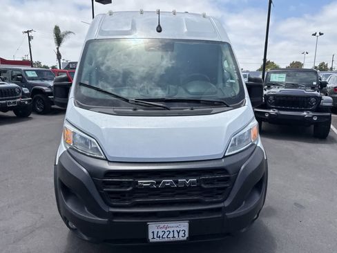 Used 2024 RAM ProMaster 2500 w/ Convenience Group FWD image 3