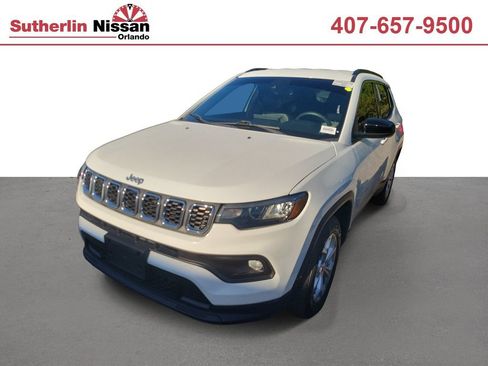 Used 2024 Jeep Compass Latitude AWD/4WD image 1